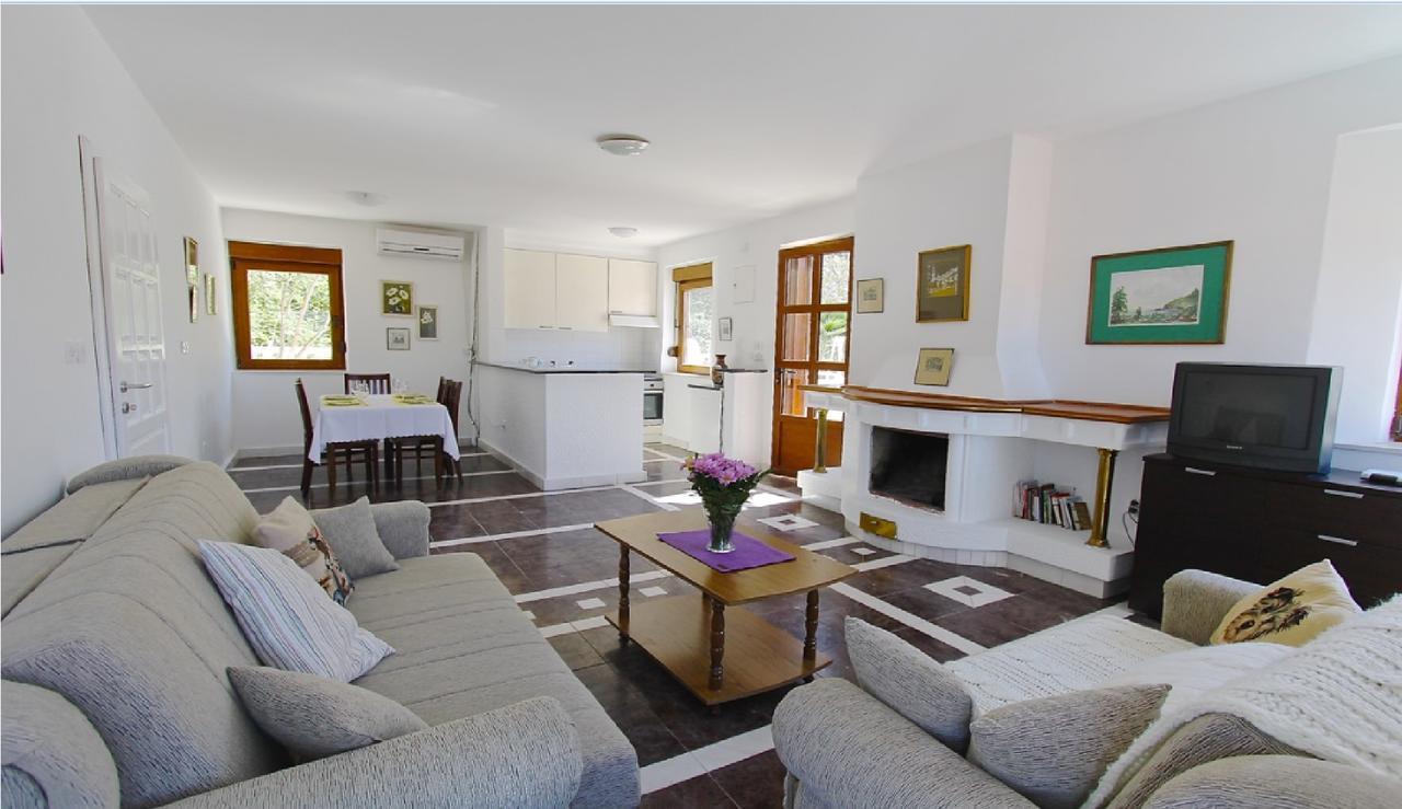Villa Antic With Private Pool In Budva Buitenkant foto