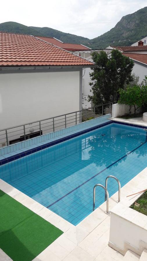 Villa Antic With Private Pool In Budva Buitenkant foto
