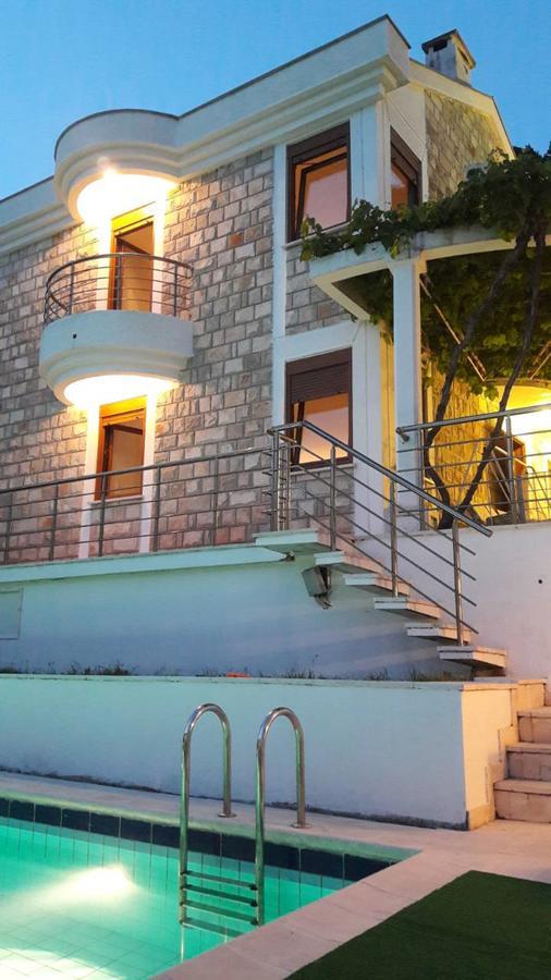 Villa Antic With Private Pool In Budva Buitenkant foto